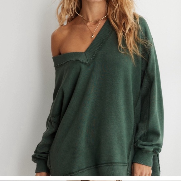 aerie Tops - AERIE GREEN VACAY EVERYDAY V NECK OVERSIZED SWEATSHIRT SMALL